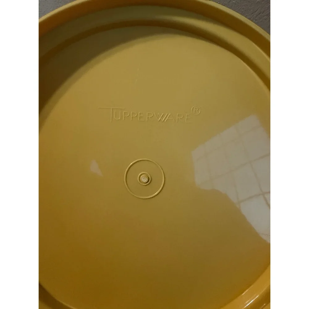 Vintage Tupperware Stackable Travel Containers Yellow Cream 684-8 1256 Set of 2
